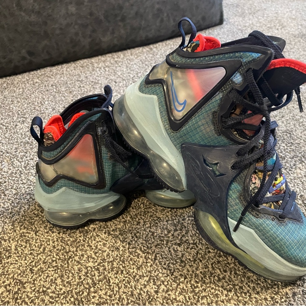LeBron Nike Basketball Shoes